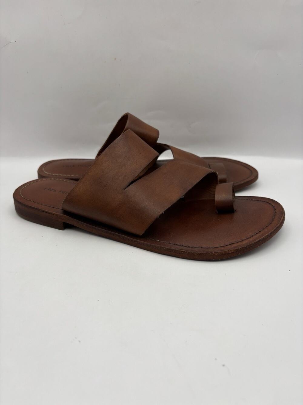 Free People Abilene Toe Loop Brown Leather Sandals Size 37 Women Size 7